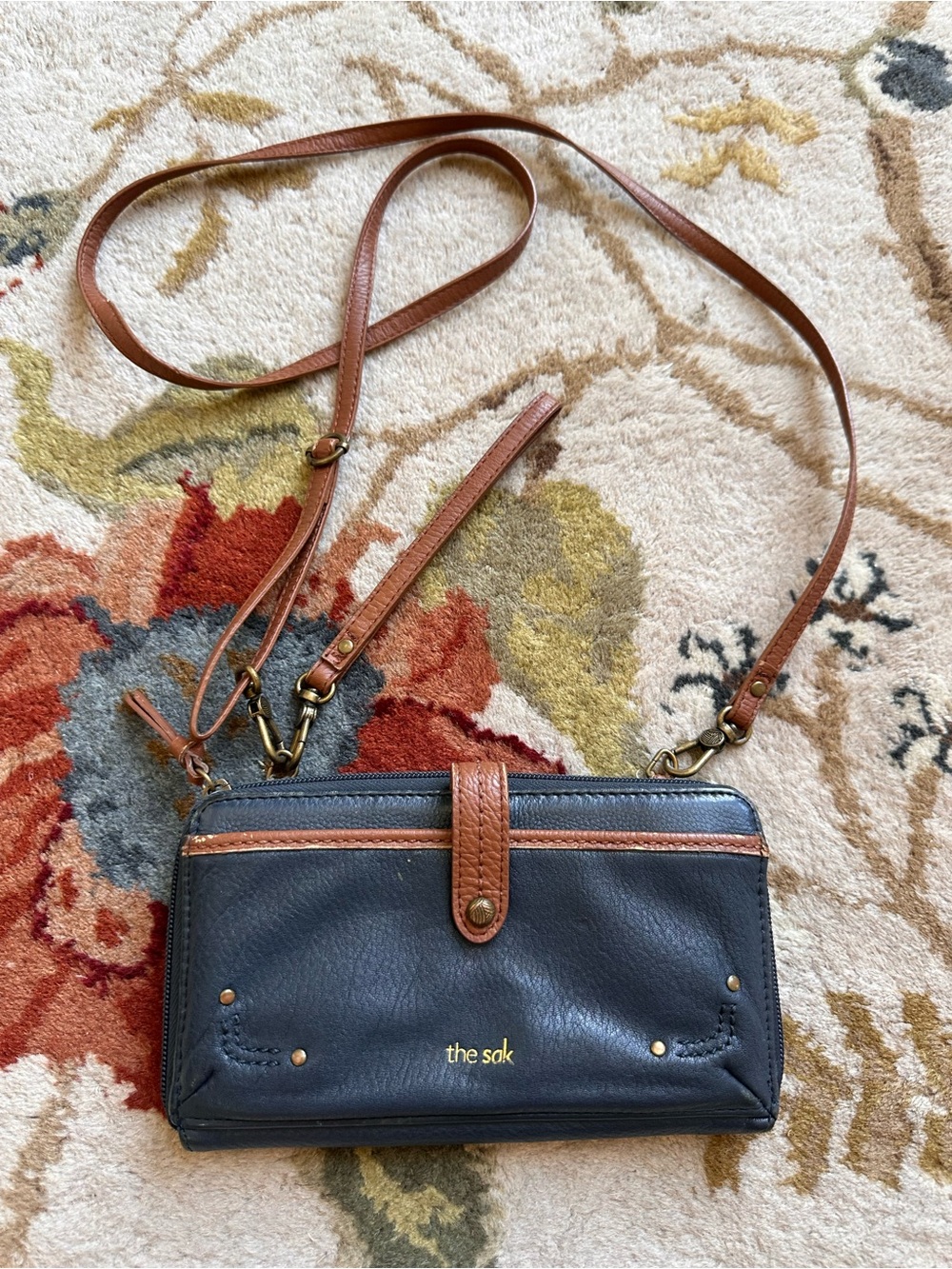 The Sak Iris Large Smartphone Crossbody Navy Leather Brown Trim Bag Wallet